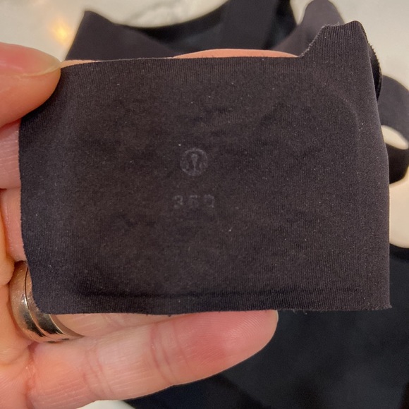 Lululemon Hold True Bra Black 36D Wireless Lightweight - Picture 11 of 11